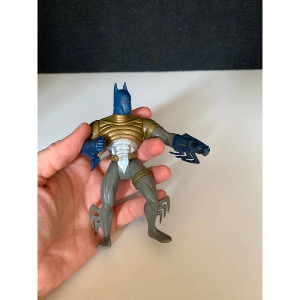 Vintage Kenner 1994 DC COMICS ACTION FIGURE Toy ~ LEGENDS OF BATMAN ~ Loose. D